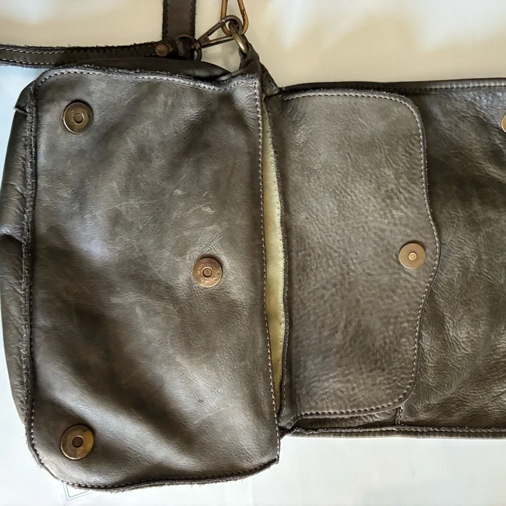 Sundance Italian Leather Studded Crossbody in Olive  Mossy Green NWT - Picture 7 of 11
